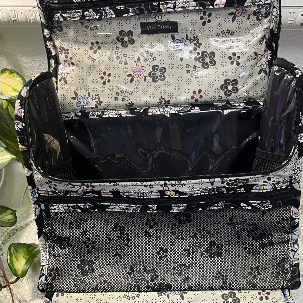 NWOT  Vera Bradley Iconic Grand Hanging Organizer